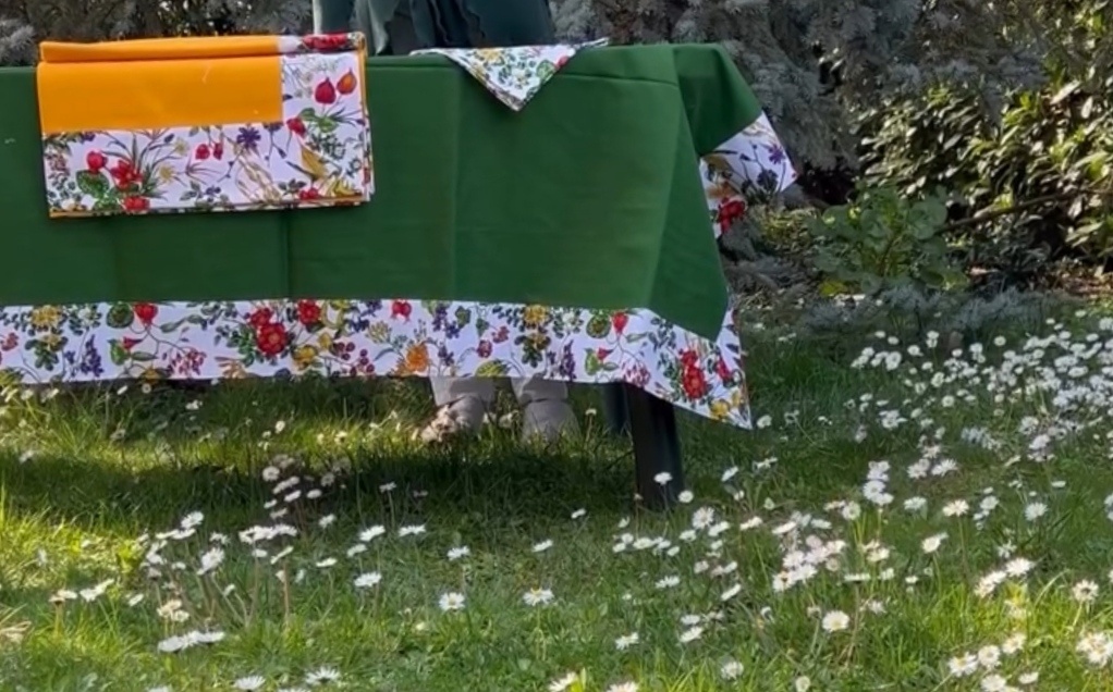 Tovaglia quadrata Bottaro  con 12 tovaglioli - 30 %